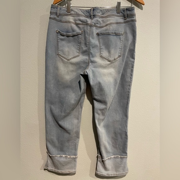 Light Blue Distressed Women Jeans - Picture 6 of 6